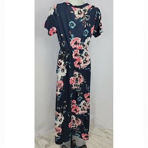 Women’s floral maxi dress with pockets - Picture 2 of 9